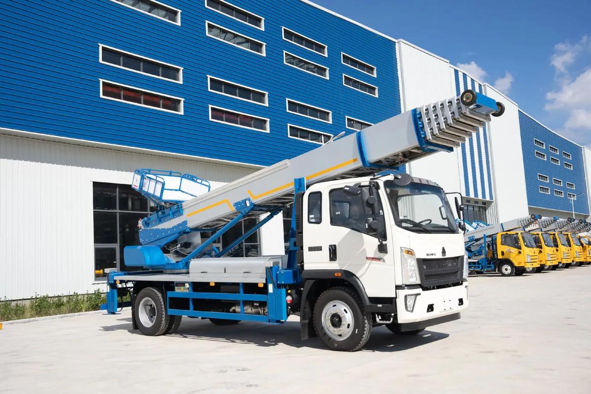 张家口桥东出租云梯车高空作业车 建筑垃圾搬运